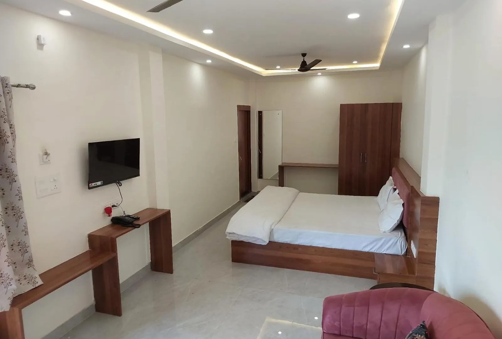Shiva Kashi Inn